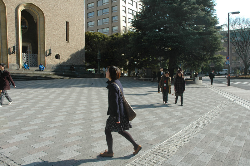 大隈講堂前。もしかすると早大生に見えるかもしれないという、淡い期待を抱いてウロウロ。