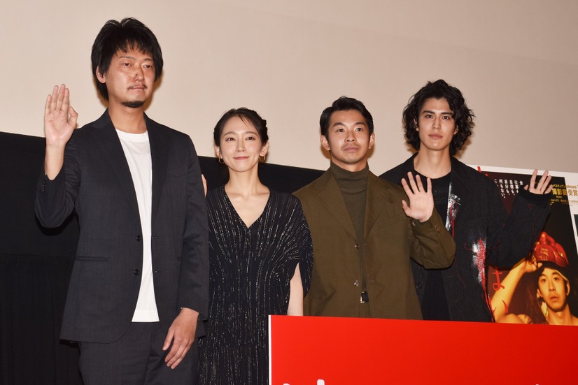 佐藤快磨監督、吉岡里帆、仲野太賀、寛一郎【撮影：こじへい】