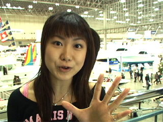 アイドル・山本理恵がレポートした「第44回東京国際ボートショー」のひとコマ