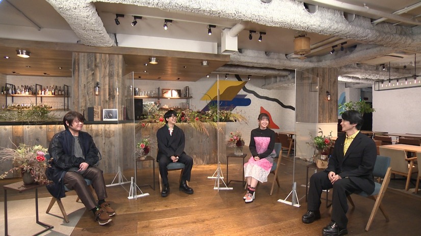左から松岡禎丞、花江夏樹、鬼頭明里、下野紘　（C）フジテレビ