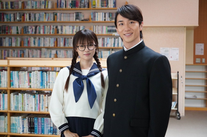 左から）深田恭子、大貫勇輔（C）フジテレビ