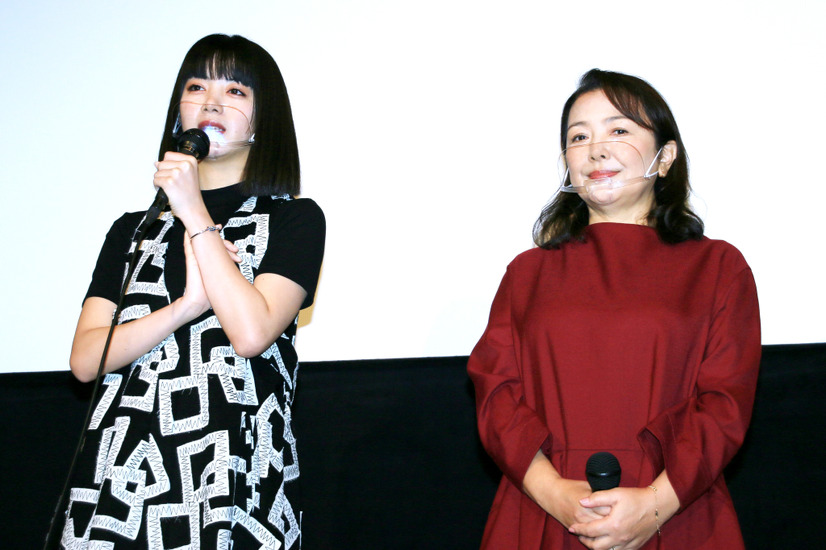 池田エライザ監督、原日出子【撮影：小宮山あきの】