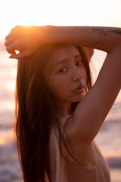 加治ひとみ フォトブック『かぢボディ。』 （C）光文社