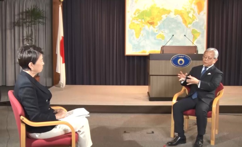 左から）安藤優子、植野氏　（C)フジテレビ