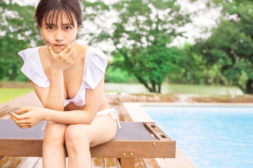 『新田さちか 1st PHOTO BOOK』発行：主婦の友社、撮影：熊木優（io）