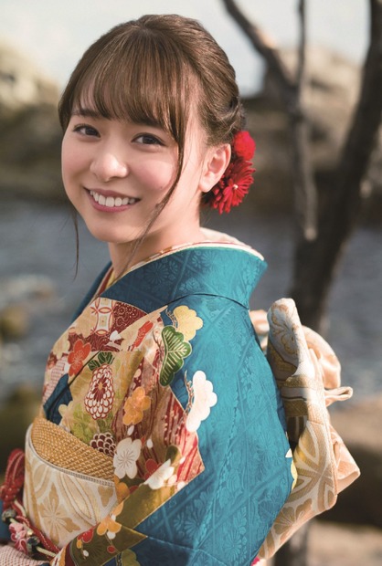 『20±SWEET［トゥエンティ・スウィート］2021JANUARY』表紙【倉野尾成美（AKB48）】　（C）東京ニュース通信社