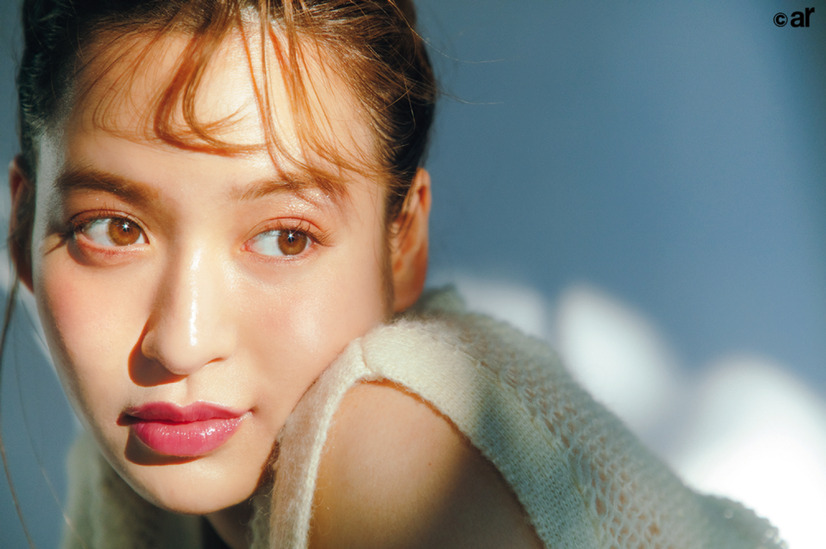 新木優子、本日発売『ar』表紙に登場！誌面では肩・背中・脚を大胆露出