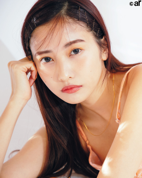 新木優子、本日発売『ar』表紙に登場！誌面では肩・背中・脚を大胆露出