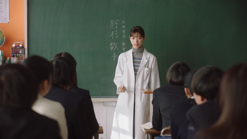 au人気CM「意識高すぎ！高杉くん」シリーズ「貯杉先生、登場」篇