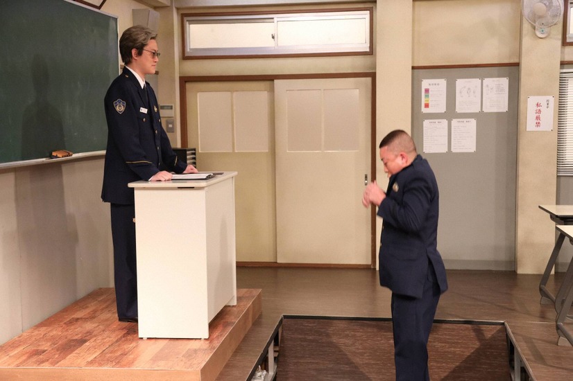 左から）粗品、松尾駿　（C）フジテレビ