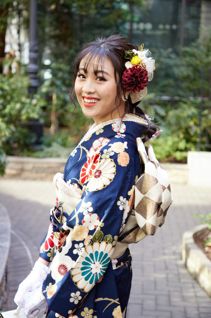 写真はlol・mocaの公式Instagramより