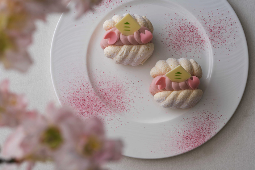 桜の生花で“おうち花見”も！ホテル椿山荘東京から「お花見弁当」など
