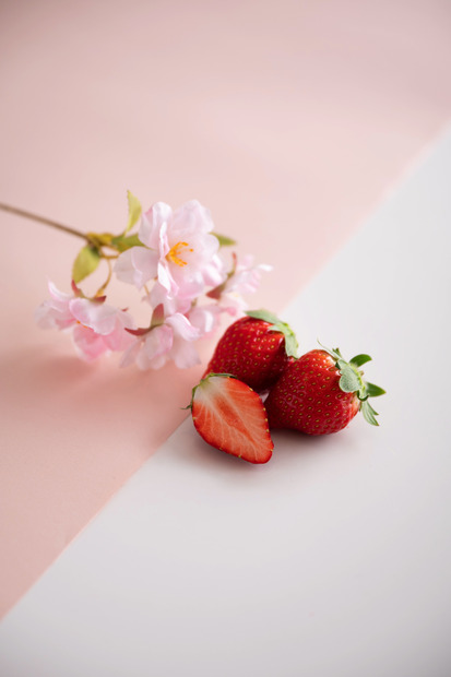 フルーツのフルコース専門店「フルーツサロン」 いちごと桜を使用した「春の贅沢フルコース」期間限定販売