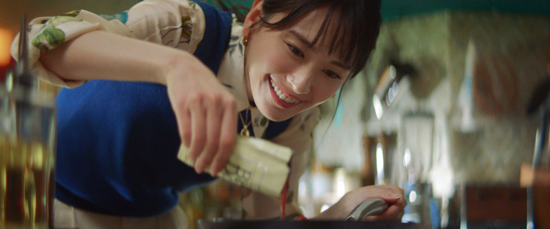 新垣結衣、新CMであまりの美味しさに……