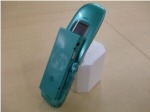 　KDDIは、RFIDタグリーダを内蔵した携帯電話の試作機を開発したと発表した。試作機は、電池を内蔵しないRFIDタグ「パッシブタグ」と電池を内蔵し自ら電波を出す「アクティブタグ」に対応したものの2種類だ。