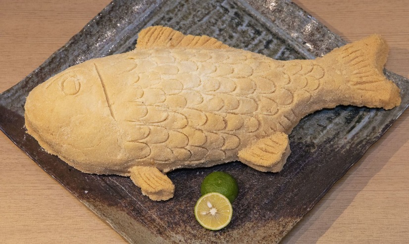 祝い事にピッタリ！イカセンターで高級ブランド魚「叉木の金目鯛」塩釜焼が発売
