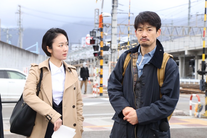 竹野内豊が11年ぶり“月9主演”！クセ者裁判官が真実を裁く『イチケイのカラス』が今夜放送!