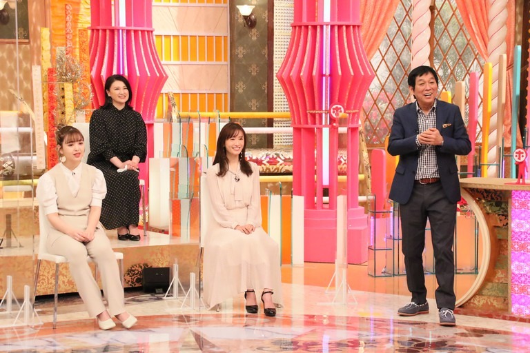 左から）藤田ニコル、島崎和歌子、松本まりか、明石家さんま（C）フジテレビ