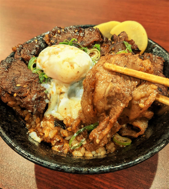 ｢特選W牛焼肉丼｣メディア向け試食会【撮影：小宮山あきの】