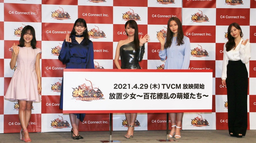 新田さちか、足立梨花、深田恭子、大野いと、佐野ひなこ【撮影：小宮山あきの】
