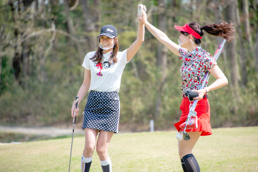 左から）紺野ゆり、菊地彩香