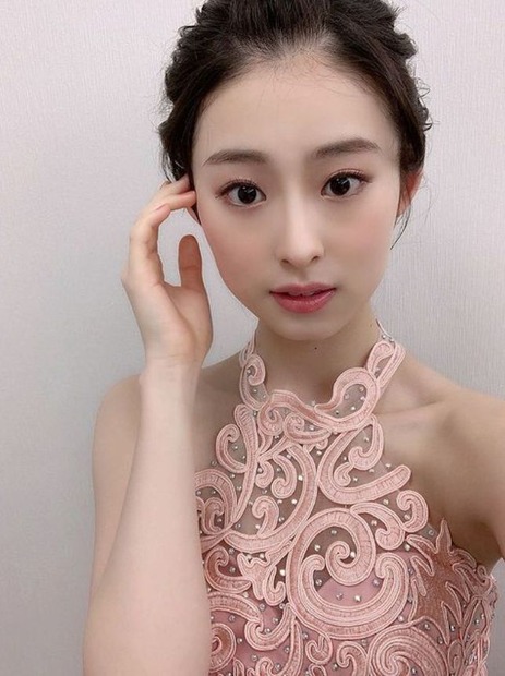 写真は井本彩花の公式Instagramから（※写真は所属事務所より掲載許諾をいただいております）