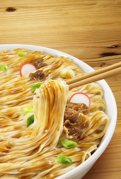 マルちゃんに夏らしい新商品！「冷しぶっかけ肉うどん」＆「冷しぶっかけ鴨だしそば」