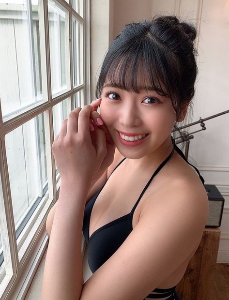 写真は安田桃寧（NMB48）の公式Instagramから（※写真は所属事務所より掲載許諾をいただいております）