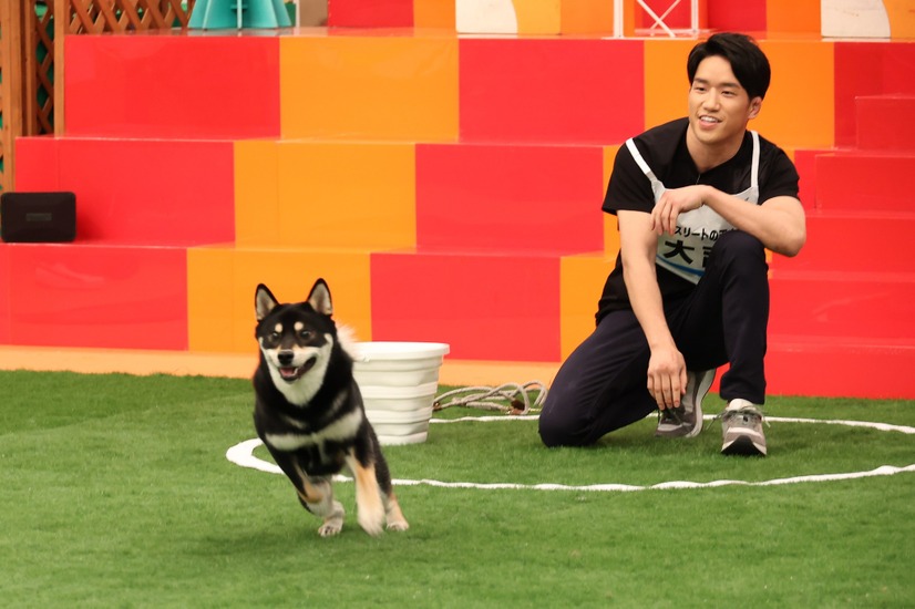 朝倉海と愛犬・大吉（c）フジテレビ