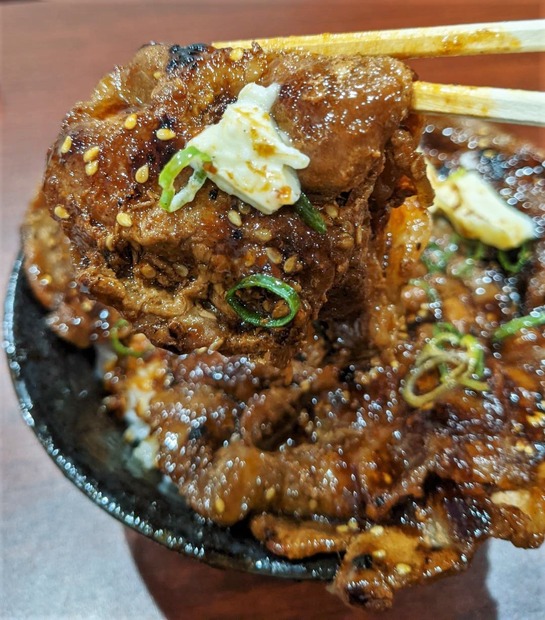 『北海道すた丼～濃厚バター焦がし焼肉味～』メディア試食会【撮影：小宮山あきの】