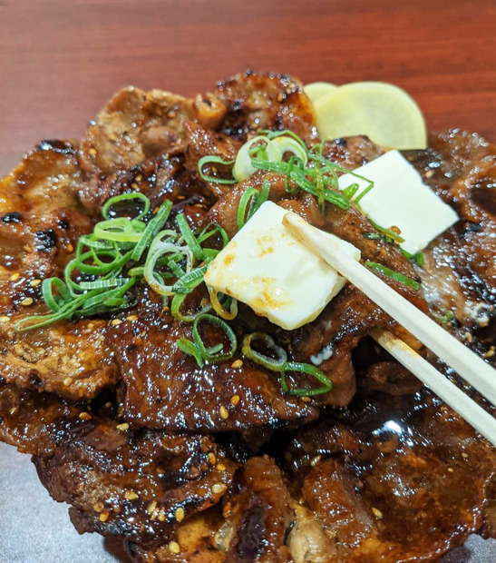 『北海道すた丼～濃厚バター焦がし焼肉味～』メディア試食会【撮影：小宮山あきの】