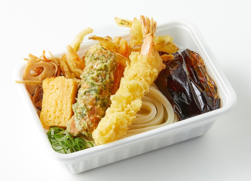 3種の天ぷらと定番おかずのうどん弁当