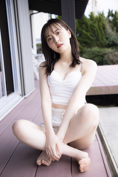 『HKT48 森保まどかラストフォトブック スコア』（撮影：田中智久／発行：KADOKAWA）