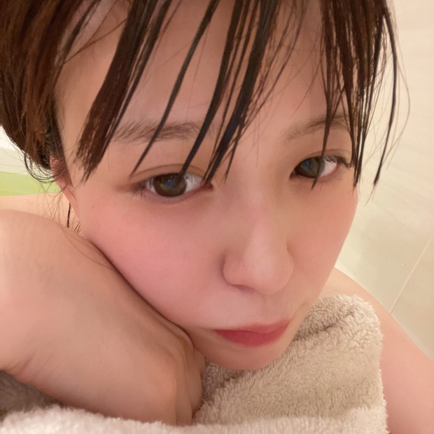 写真は井口綾子の公式Twitterから（※写真は所属事務所より掲載許諾をいただいております）