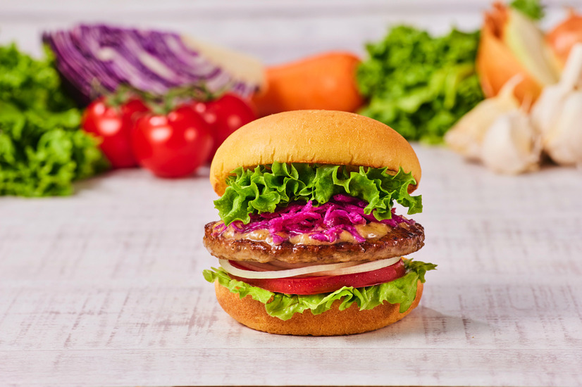 フレッシュネスバーガー、たっぷり野菜＆肉の旨味が味わえる「ガーデンサラダバーガー」発売