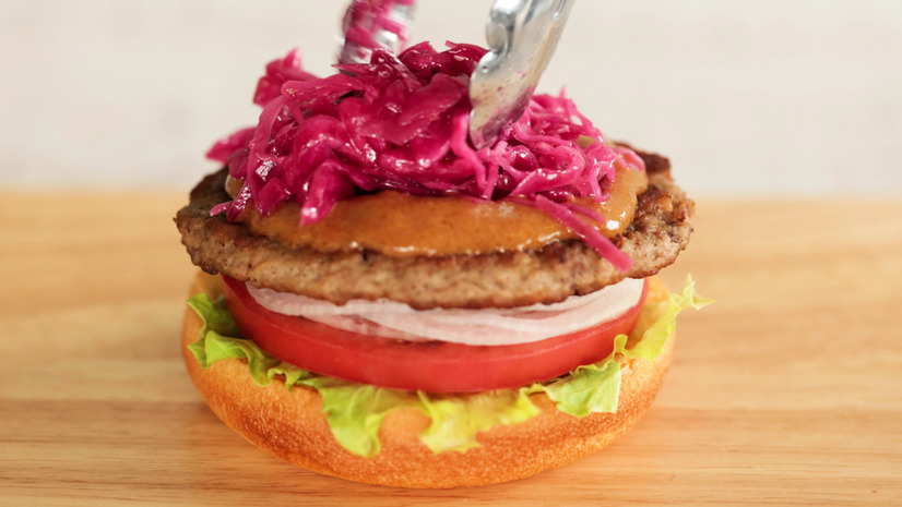 フレッシュネスバーガー、たっぷり野菜＆肉の旨味が味わえる「ガーデンサラダバーガー」発売