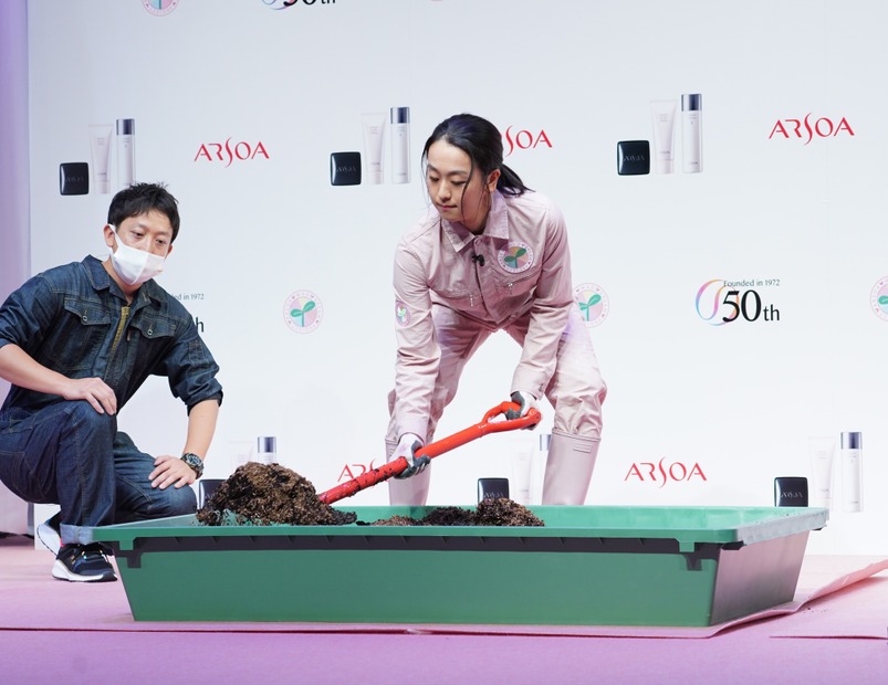 浅田真央【写真：竹内みちまろ】