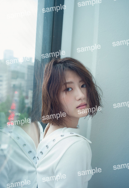 若月佑美2nd写真集『タイトル未定』（出版社：小学館、撮影：嶌村吉祥丸）書店限定特典ポストカード（タワーレコード）