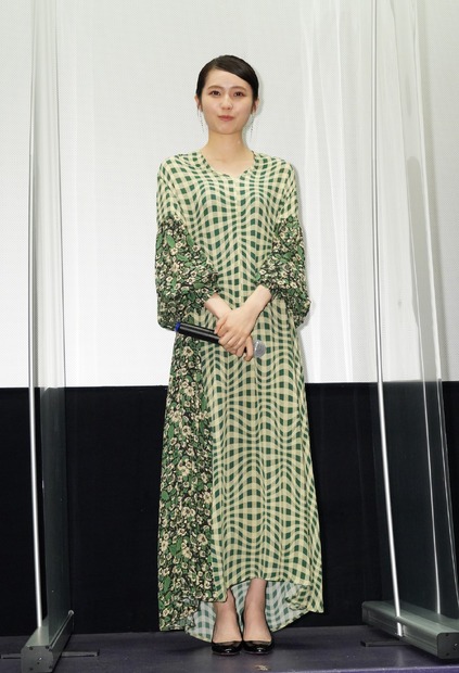 秋田汐梨【写真：竹内みちまろ】