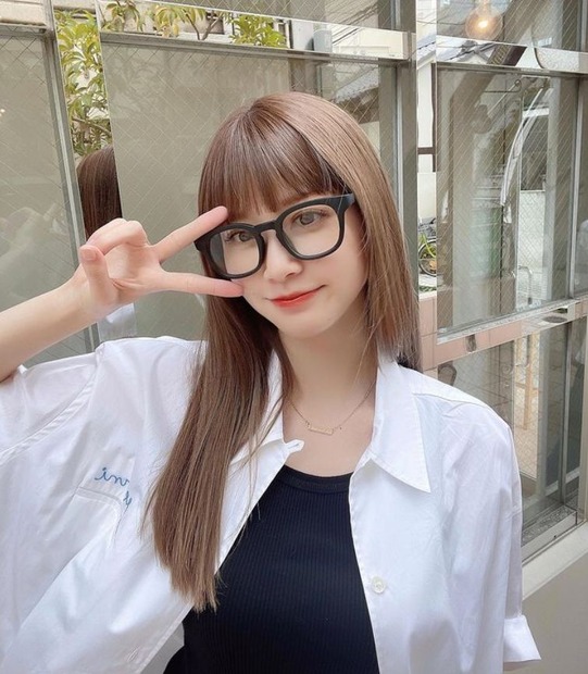 写真は生見愛瑠（めるる）の公式Instagramから（※写真は所属事務所より掲載許諾をいただいております）