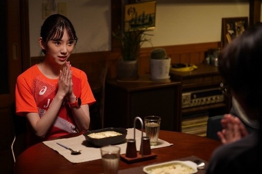 ドラマ「ホメられたい僕の妄想ごはん」後半を彩る“妄想美女”役に、堀田茜や堀未央奈らが登場!