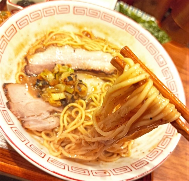 「栗」&「秋刀魚」味の斬新なラーメンが登場!「炭火焼濃厚中華そば 奥倫道」実食レポ!