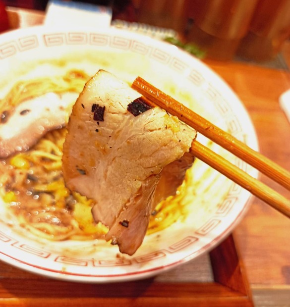 「栗」&「秋刀魚」味の斬新なラーメンが登場!「炭火焼濃厚中華そば 奥倫道」実食レポ!