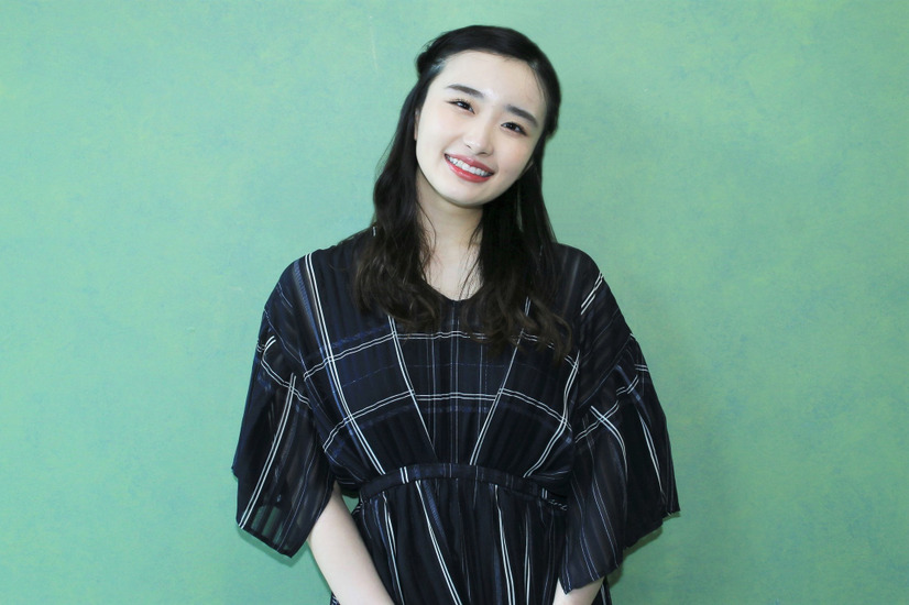 安倍乙【撮影：小宮山あきの】