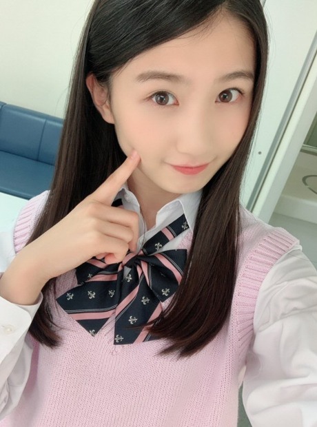 塩月希依音（写真は公式Twitterから）　※写真は所属事務所より使用許諾を得ています