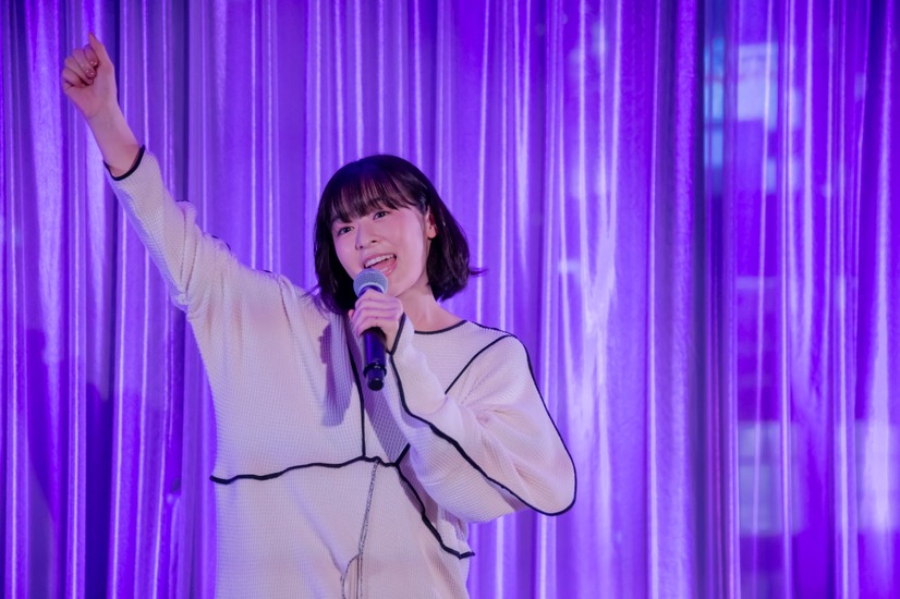 森七菜、「深海」リリース記念生配信イベントにYOASOBIがサプライズ登場！