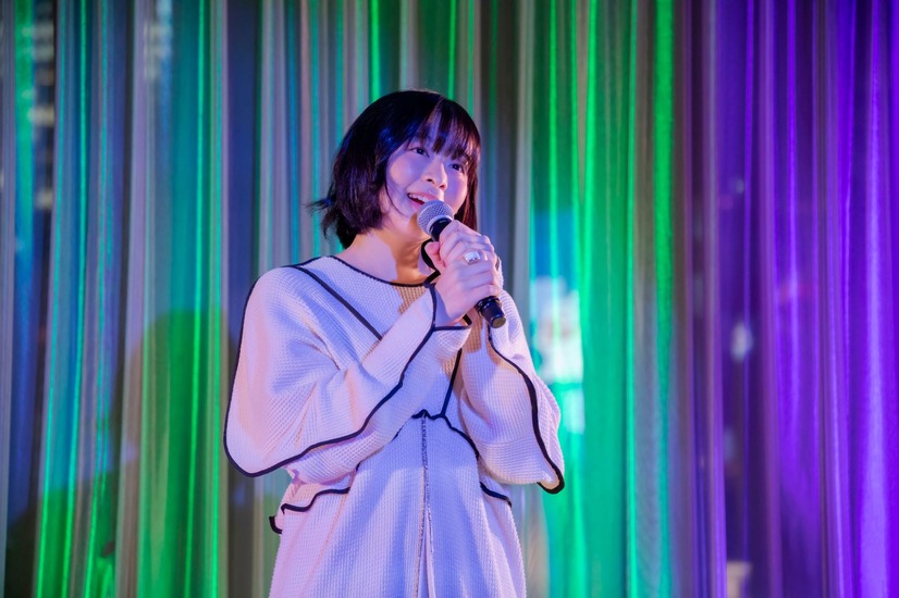 森七菜、「深海」リリース記念生配信イベントにYOASOBIがサプライズ登場！