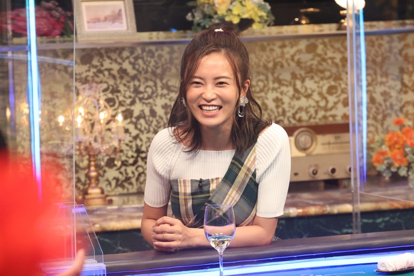 小島瑠璃子　（c）フジテレビ