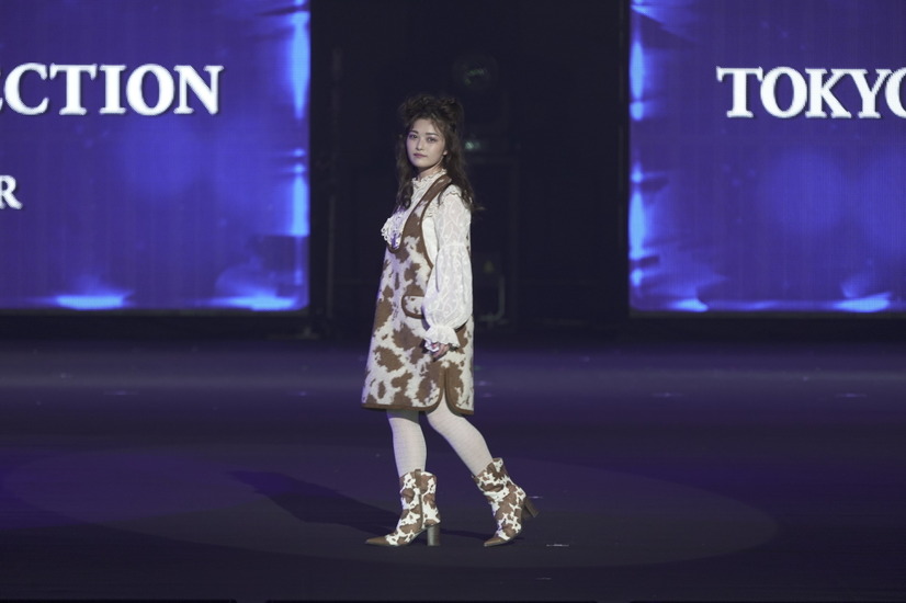 井上咲楽　(C)マイナビ 東京ガールズコレクション 2021 AUTUMN/WINTER