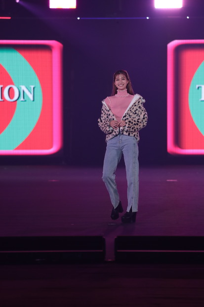 生見愛瑠　(C)マイナビ 東京ガールズコレクション 2021 AUTUMN/WINTER